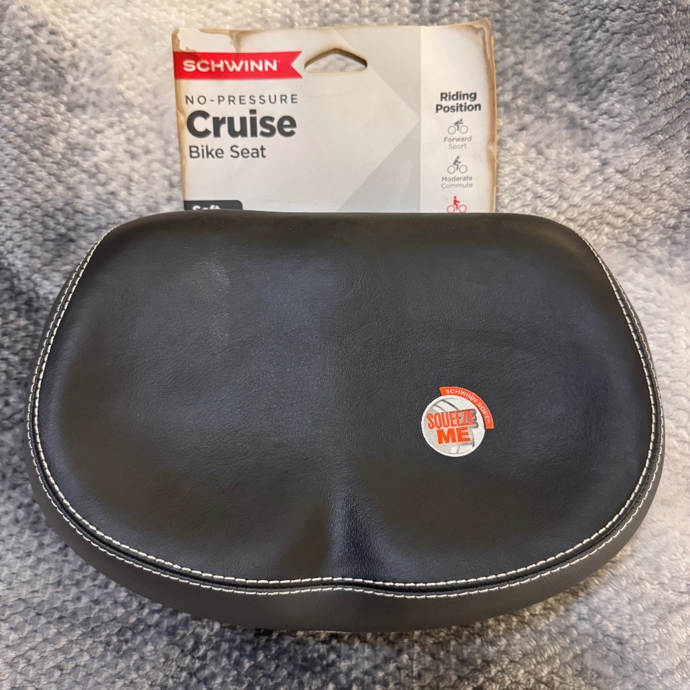 Schwinn No Pressure Cruise Bike Seat Soft Foam Padding Wide Seat Ergonomic